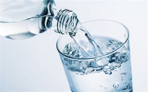 Apa saja manfaat minum air putih yang cukup?